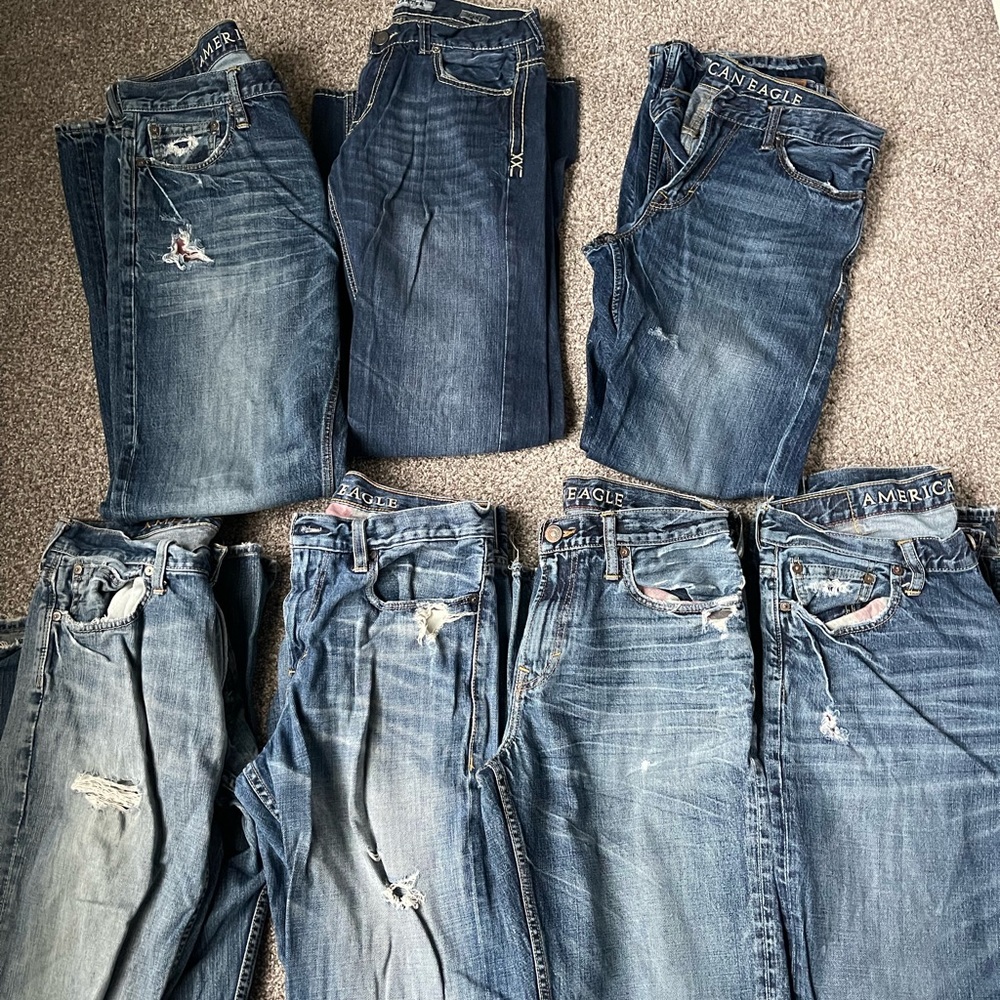 Mens distressed AE jeans and BKE